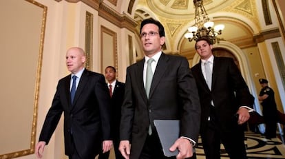 El republicano Eric Cantor abandona la C&aacute;mara de Representantes.