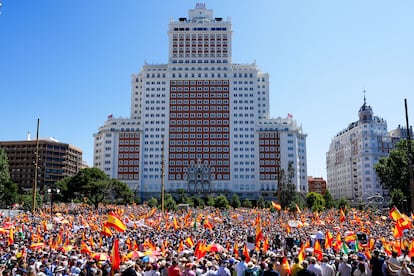 Vista general de la concentración convocada por el Partido Popular en plaza de España de Madrid.