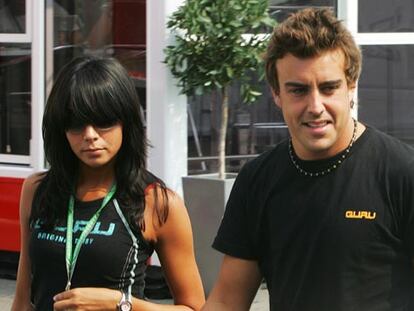Raquel del Rosario y Fernando Alonso.