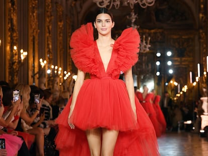 Kendall Jenner durante la presentación de la colección en Roma.