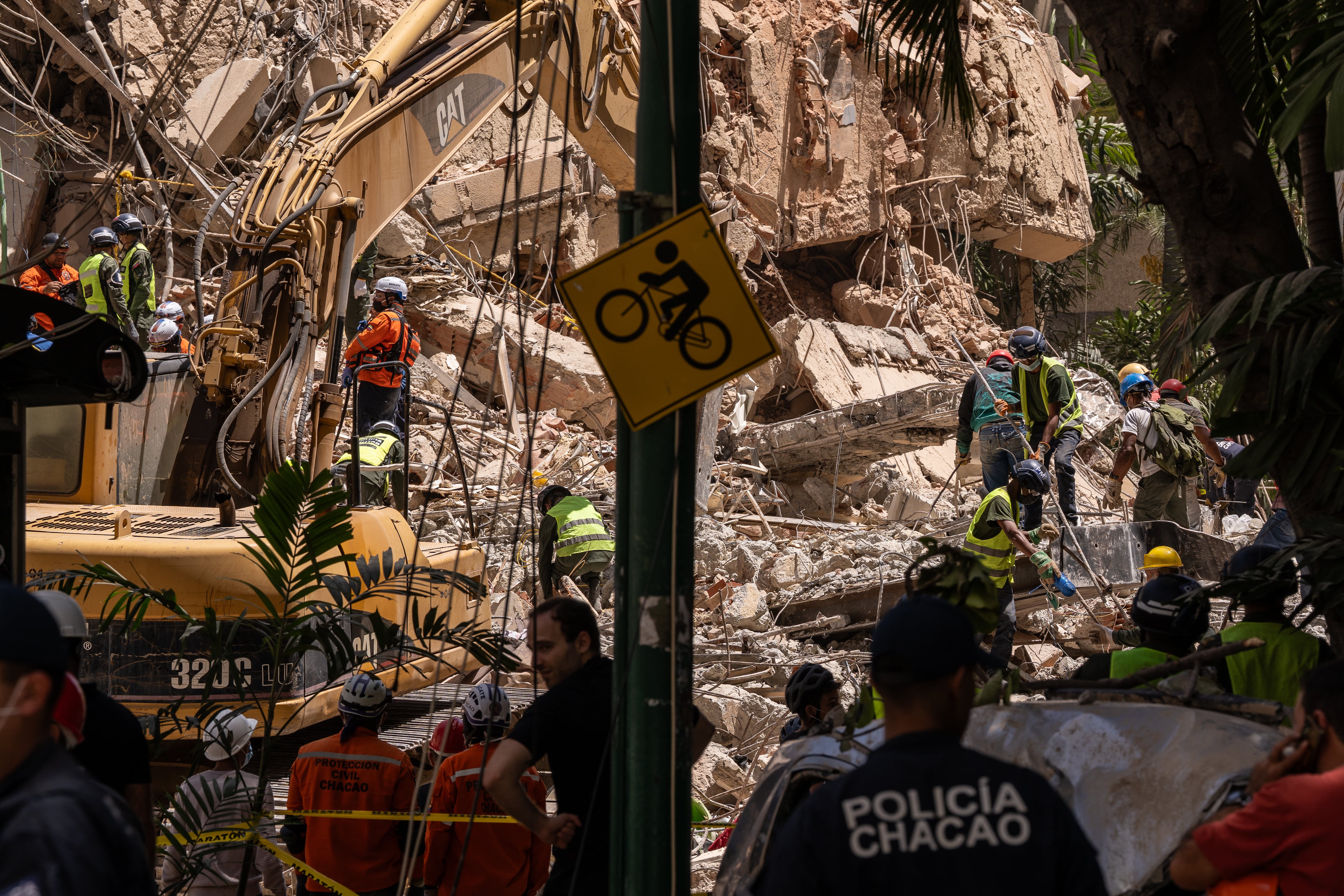 Última hora del terremoto en Venezuela, en directo | Venezuela eleva a 920 la cifra de muertos y suma más de 3.000 heridos