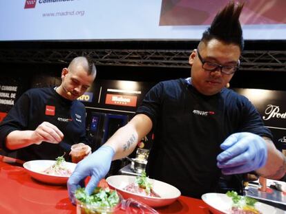 David Mu&ntilde;oz (left) presenting StreetXo at Madrid Fusi&oacute;n.