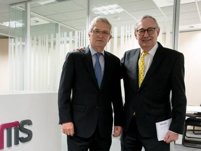 Guillermo Fernández-Vidal, presidente de Ezentis, y Luis Solana, su antecesor.