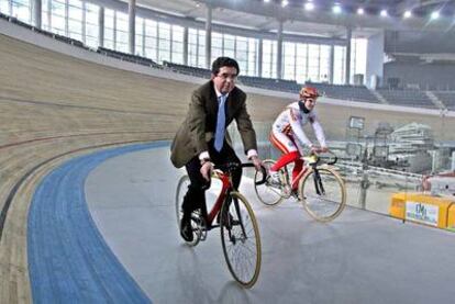 El ex presidente de Baleares, Jaume Matas, en el velódromo Palma Arena en febrero de 2007.