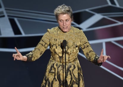 Frances McDormand agradece su Oscar a mejor actriz por 'Tres anuncios en las afueras'.