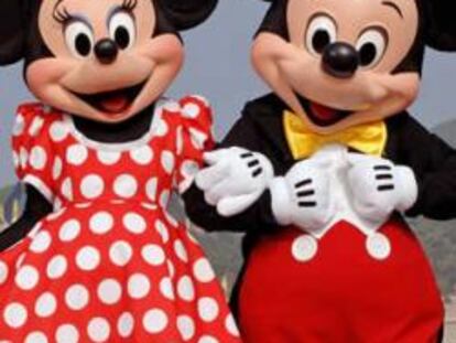 Los personajes de Walt Disney, Mickey y Minnie Mouse