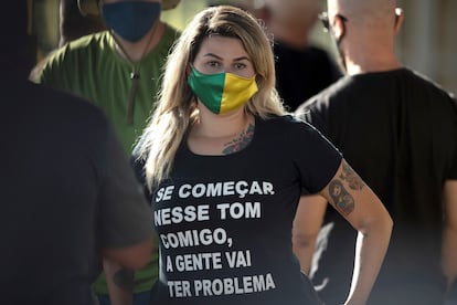 A ativista bolsonarista Sara Winter, porta-voz do grupo radical Os 300 do Brasil, em maio.