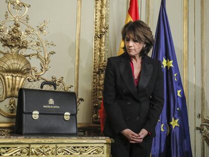 Dolores Delgado durante el acto de traspaso de la cartera de ministra de Justicia a su sucesor en el cargo, Juan Carlos Campo, en enero de 2020.