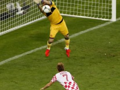 Casillas para el remate a bocajarro de Rakitic