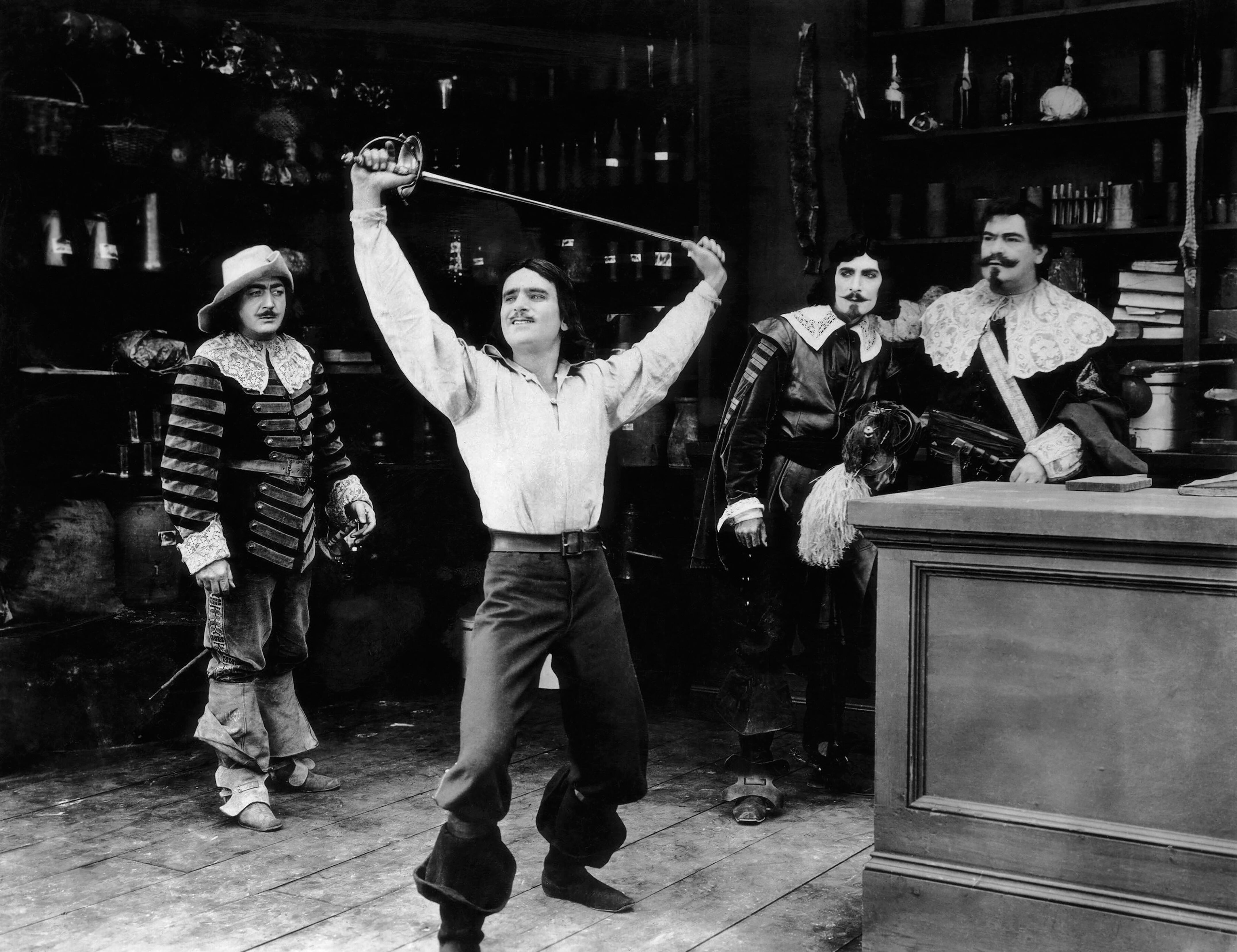Douglas Fairbanks en 'The Three Musketeers', 1921.