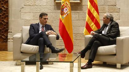 Pedro Sánchez (l) and Quim Torra during their meeting on Thursday in Barcelona.