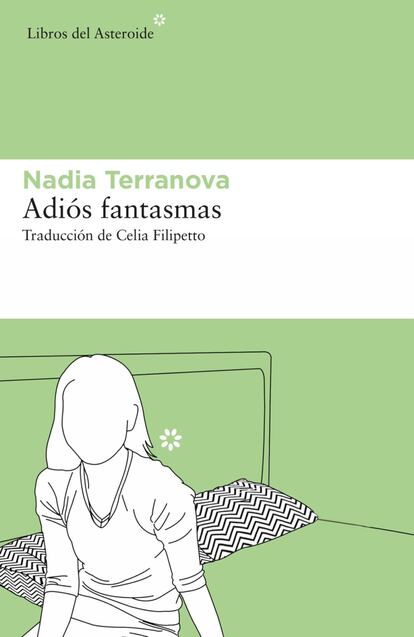 Tras un tiempo sin visitar a su madre, Ida vuelve a Mesina para ayudarla a ordenar la casa en la que se crio antes de ponerla a la venta. Rodeada de objetos y recuerdos, tendrá que decidir qué parte de su pasado conserva y cuál deja marchar. Mientras, el fantasma de sus vidas, la repentina desaparición de su padre veinte años antes, habita cada rincón de la casa. Precisa y delicada, 'Adiós fantasmas' (Libros del Asteroide, 18 euros) mira hacia lo más íntimo para iluminar la misma existencia.