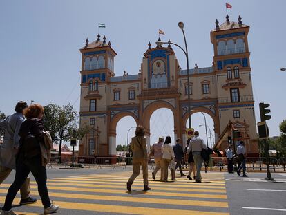 La portada del Real de la Feria de Sevilla.