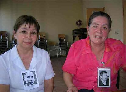 Virginia Díaz (izquierda) y su hermana Viviana, hijas de un dirigente comunista desaparecido.