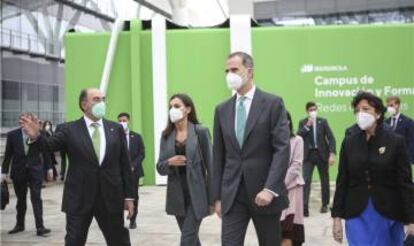 Los reyes don Felipe y doña Letizia, y el presidente de Iberdrola, Ignacio Sánchez Galán,en la inauguración del Campus de la Innovación de la empresa.