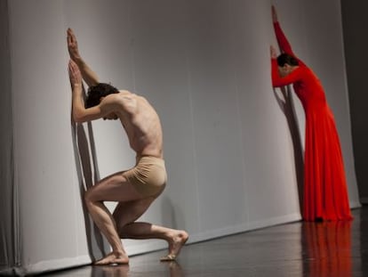 Representaci&oacute;n de &#039;Orfeo y Eur&iacute;dice&#039;, coreografiado por Pina Bausch, a cargo del Ballet dela &Oacute;pera de Par&iacute;s.
