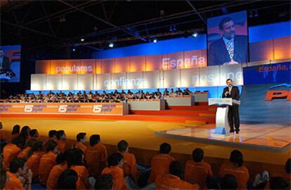 El líder del PP, Mariano Rajoy, durante el discurso en el que ha presentado su candidatura.