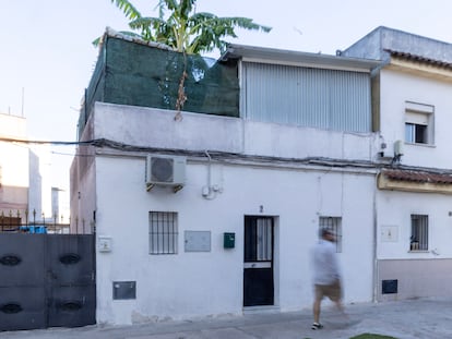 Vivienda donde vivía el presunto autor del crimen de la mujer encontrada en un pozo en Jerez de la Frontera.