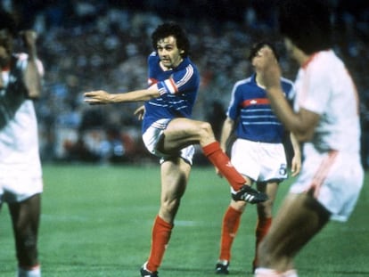 Platini supera a Bento para meter a Francia en la final de la Eurocopa de 1984 derrotando a la Portugal de Chalana.