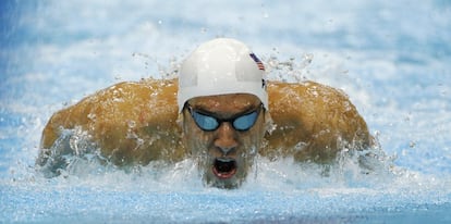 El estadounidense Michael Phelps en los 200 metros estilos.