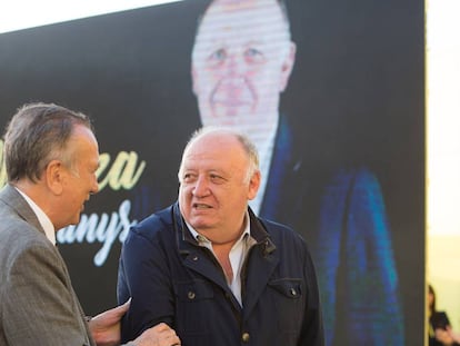 José Manuel Llaneza y Fernando Roig en un acto de homenaje del Villarreal en junio de 2019.