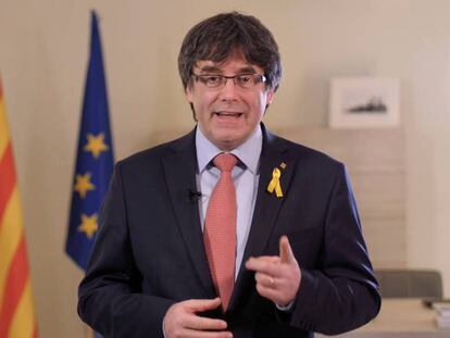 El expresident catal&aacute;n, Carles Puigdemont, durante un discurso retransmitido por las redes sociales, el pasado 1 de marzo en Bruselas. 