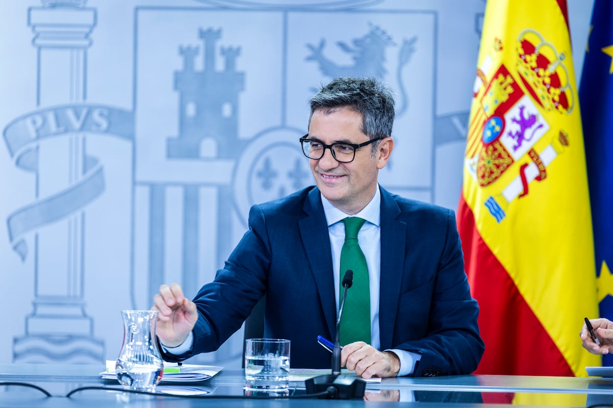 El plan de regeneración del Gobierno impone mayor control sobre los cargos públicos y una comisión en el Congreso contra los bulos