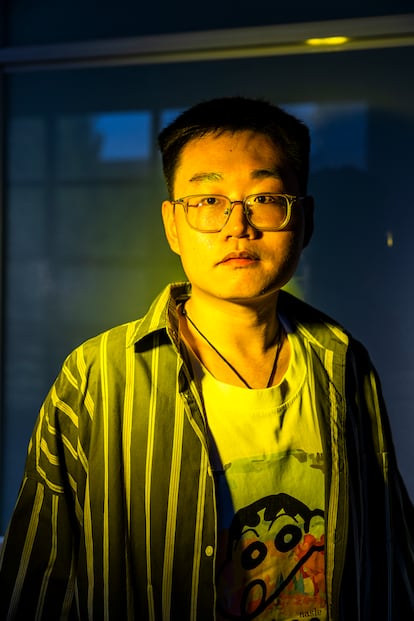La presión de titulados. Gong Jianan (29 años) es estudiante de doctorado en Arqueología en Xian. Solo en 2023 se licenciaron en las universidades chinas 11,6 millones de personas, 800.000 más que el año anterior y un 66% más que hace una década. “Siento que nuestra generación es a la vez feliz e infeliz”, dice.
