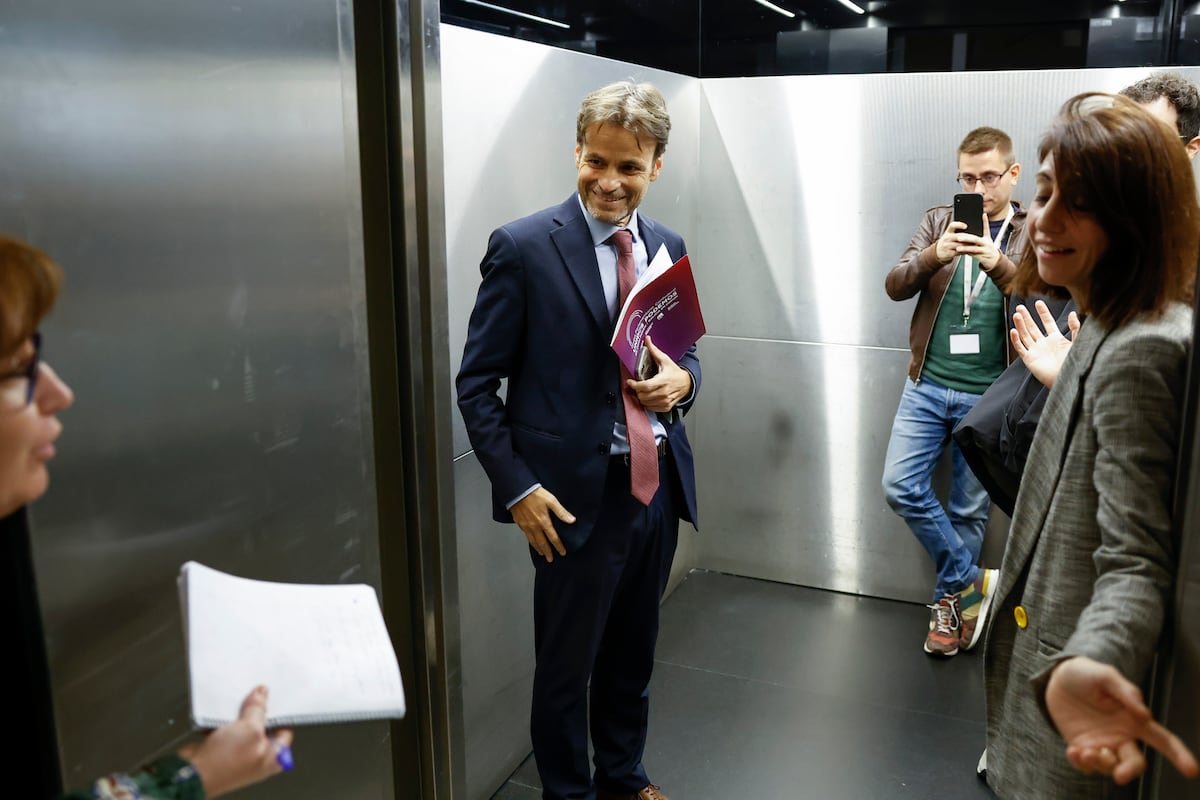 Sumar inicia los contactos con Junts para facilitar la investidura de ...