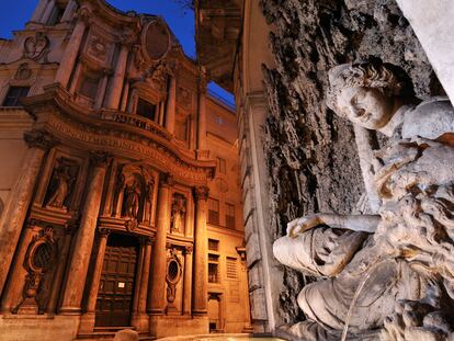 La iglesia de San Carlo alle Quattro Fontane y la fuente de Juno, en Roma.