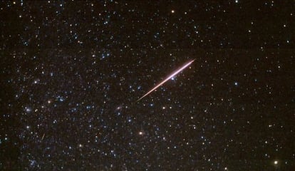 Fotograf&iacute;a de un gran meteoro en la lluvia de perseidas de 1997.