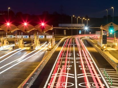 Una de las zonas de cobro de peaje de la autopista AP-7, operada por Acesa.