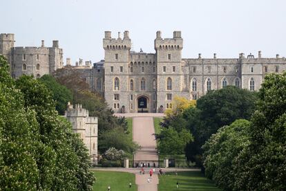 Situado cerca del Palacio de Buckingham, este es el mayor castillo del mundo y se ha utilizado como residencia real durante los últimos 900 años. Dentro de la propiedad se encuentra la famosa Capilla de San Jorge. Su valor se estima en más de 280 millones de euros.