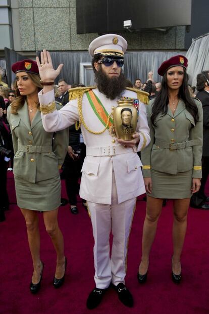 Sacha Baron Cohen, en los Oscar de 2012.