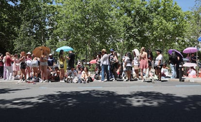 Ambiente previo al primer concierto de Taylor Swift en el estadio Santiago Bernabéu.