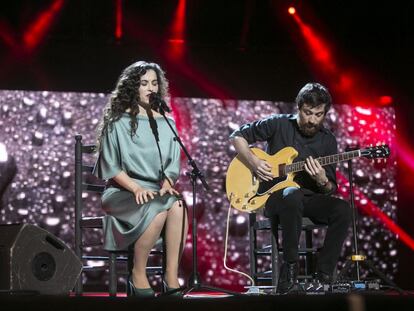 Silvia Pérez Cruz canta en la gala de los Ondas 2014.