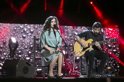 Silvia Pérez Cruz canta en la gala de los Ondas 2014.