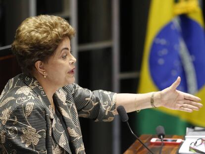 Dilma Rousseff responde às perguntas dos senadores no julgamento do impeachment.