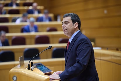 El senador del PP José Ramón Díez durante el debate.