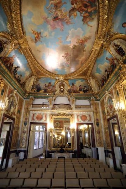 El salón de actos del edificio barroco.