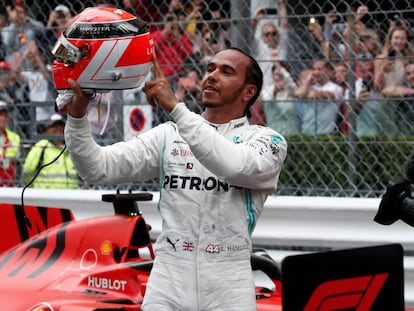 Hamilton celebra su victoria en el GP de Mónaco.