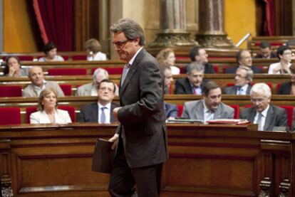 Artur Mas se dirige a la tribuna durante el debate de política general en el Parlamento catalán.