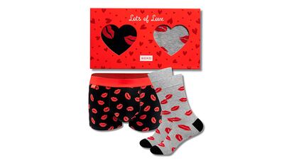 Regalos San Valentín sobre fondo blanco