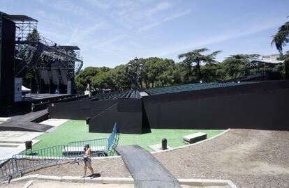 El escenario instalado en los Jardines de Sabatini.