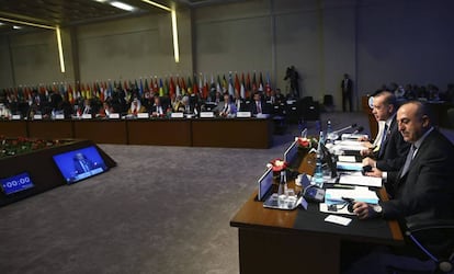 Una de las sesiones de la conferencia de la Organización de Cooperación Islámica (OIC), celebrada en Estambul el 14 y 15 de abril.