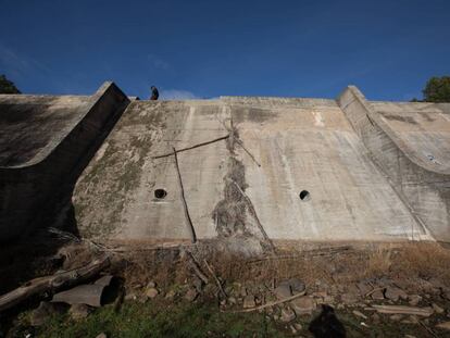 Imagen de la presa abandonada de La Alberca (Cenicientos).