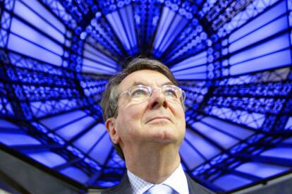 Gerard Mortier, bajo la c&uacute;pula de la opera de San Francisco de As&iacute;s, en el Madrid Arena, en 2011. 