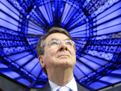 Gerard Mortier, bajo la c&uacute;pula de la opera de San Francisco de As&iacute;s, en el Madrid Arena, en 2011. 