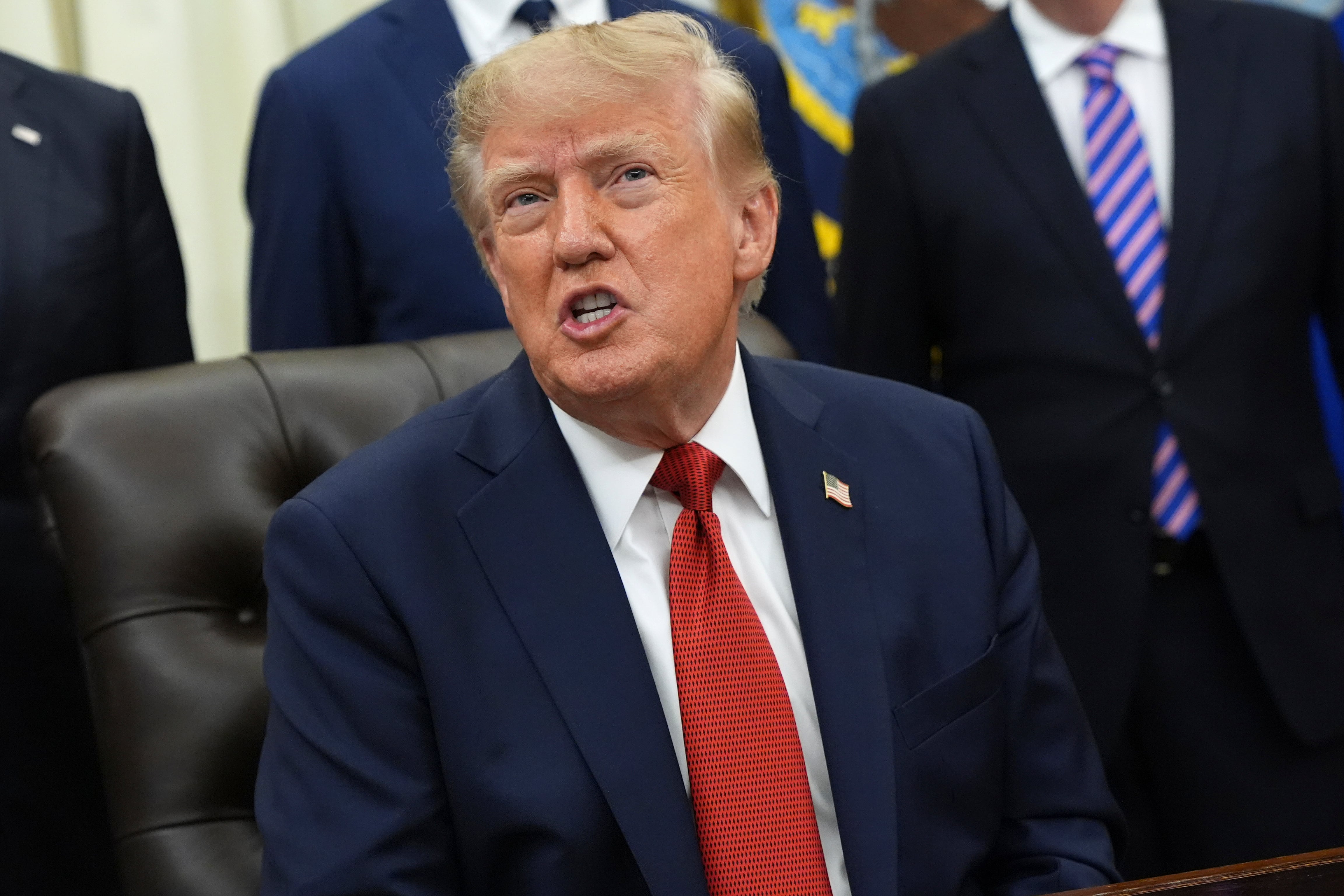 Trump anuncia el veto al acceso a la Casa Blanca de CNN, MSNBC y Politico