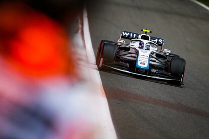 El piloto Nicholas Latifi conduce el Williams durante el Gran Premio de Bélgica el 30 de agosto en el circuito de Spa-Francorchamps, en Stavelot.